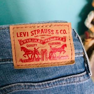 Levi’s 711 Skinny